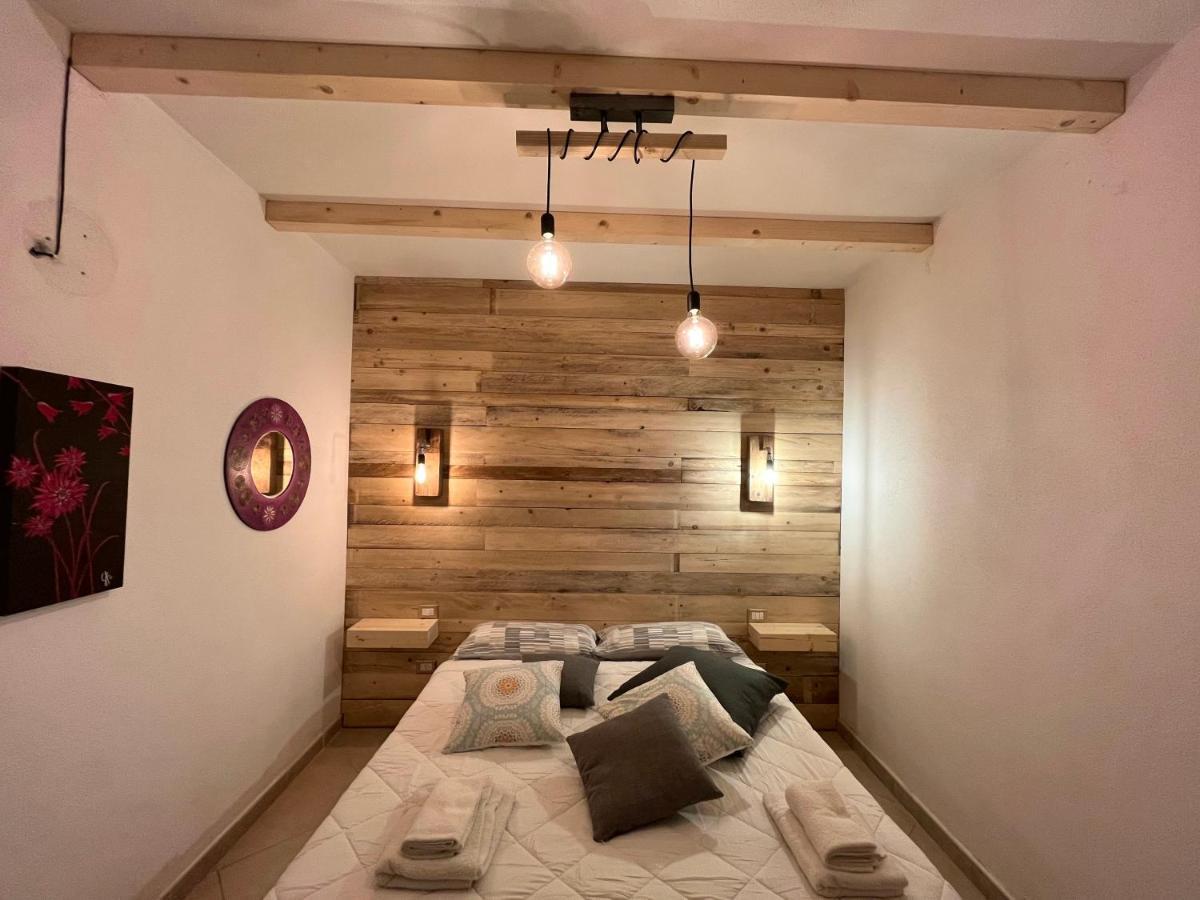 Iknos Guest House ออลเบีย ภายนอก รูปภาพ